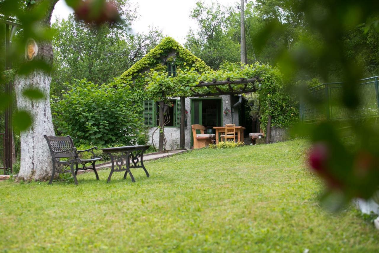 Holiday Home Modric Otočac Eksteriør billede