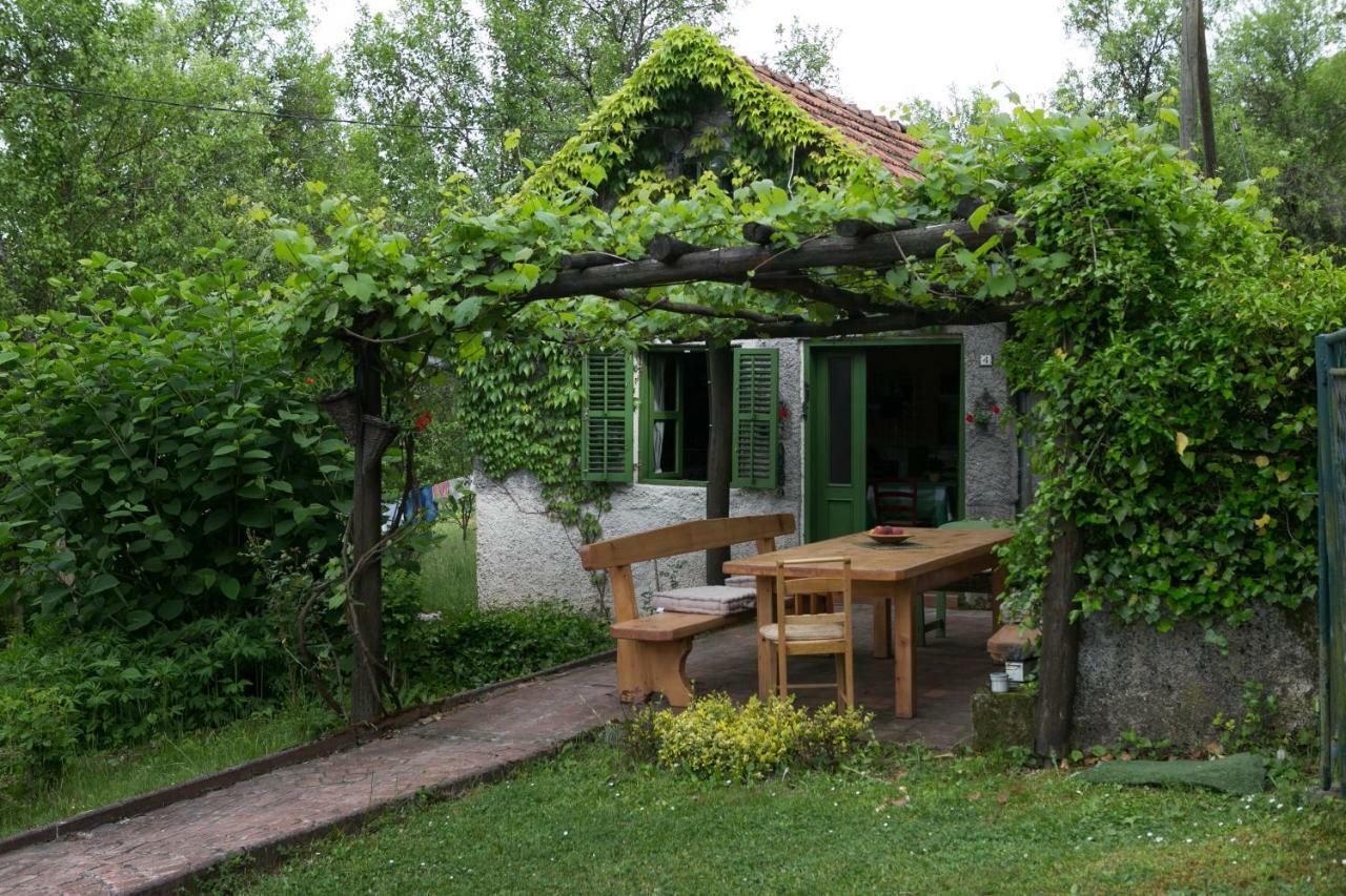 Holiday Home Modric Otočac Eksteriør billede