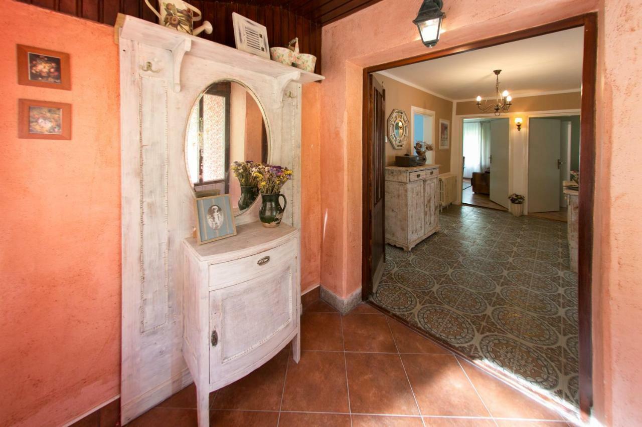 Holiday Home Modric Otočac Eksteriør billede
