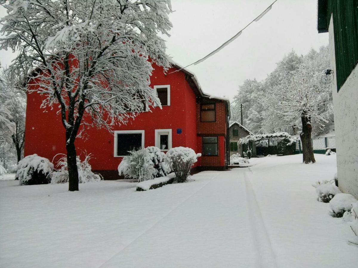 Holiday Home Modric Otočac Eksteriør billede