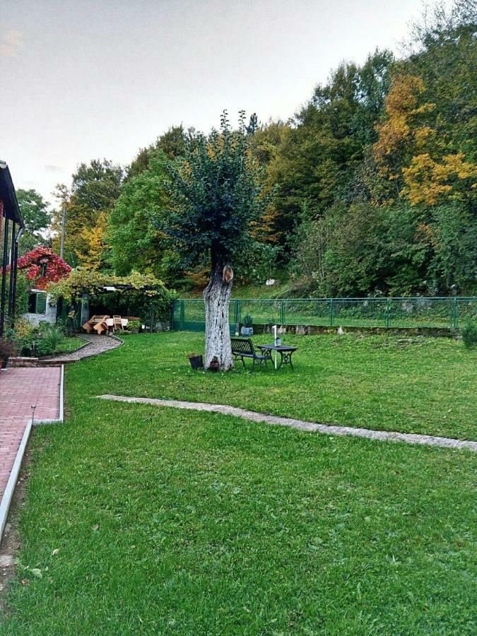 Holiday Home Modric Otočac Eksteriør billede